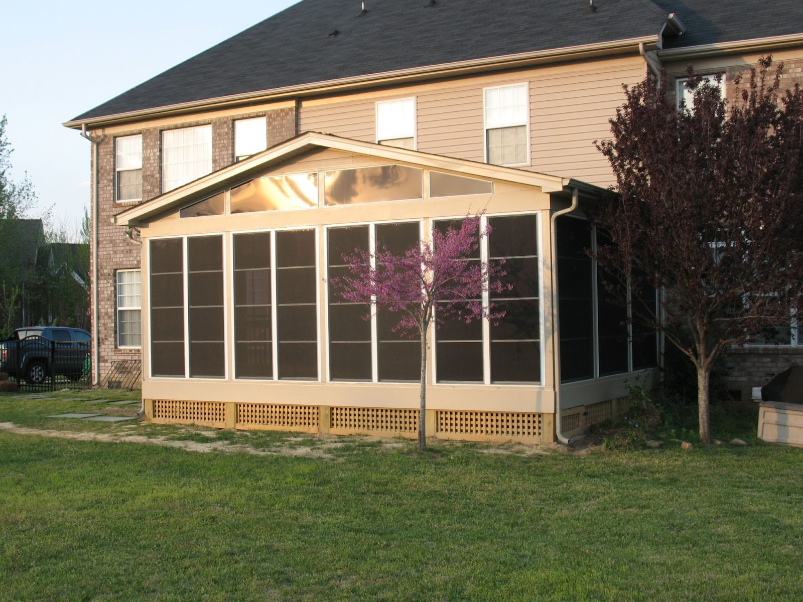 6 Backyard Screened Porch Deck Ideas & Photos 