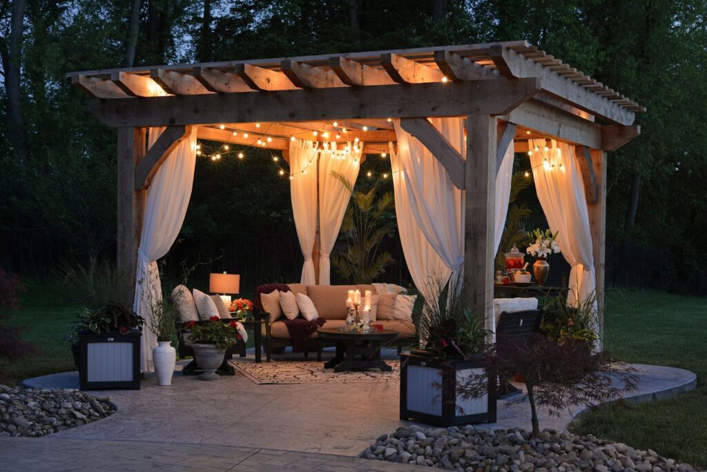 difference between pergola and gazebo