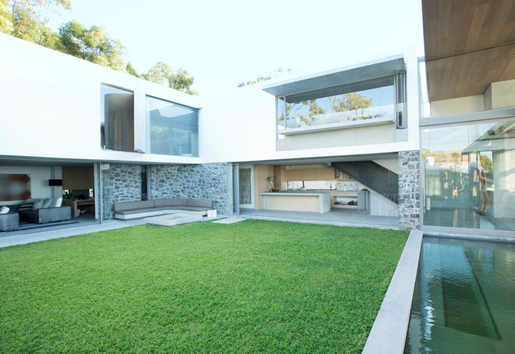 house courtyard grass