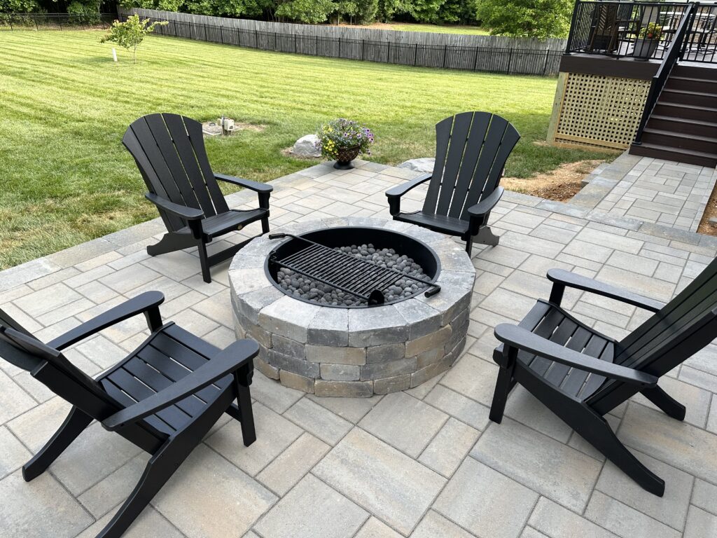 Fire Pit with four chairs